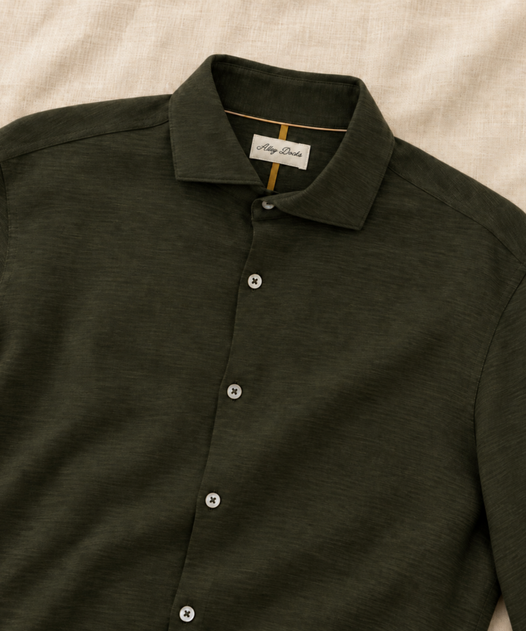 Camicia con collo alla francese in cotone Oxford Piquet in army green - immagine 3